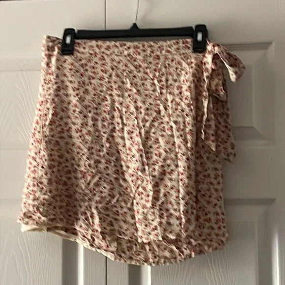 Wrap skirt - Picture 1 of 5
